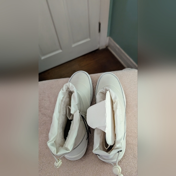 All in Motion womens winter boot 12 NWT - Picture 2 of 10